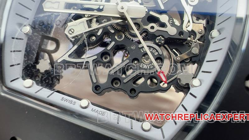Richard Mille's collectible watch R factory hollow plate black rubber model RM055front live photo