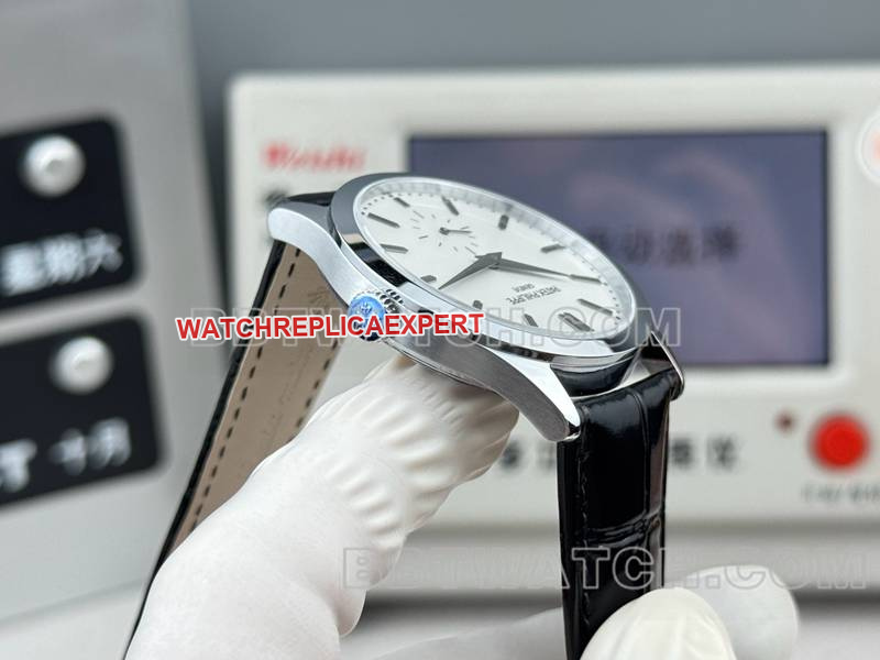 Patek Philippe1:1replica watch SDF factory classic white dial39mmleather strap model side live photo