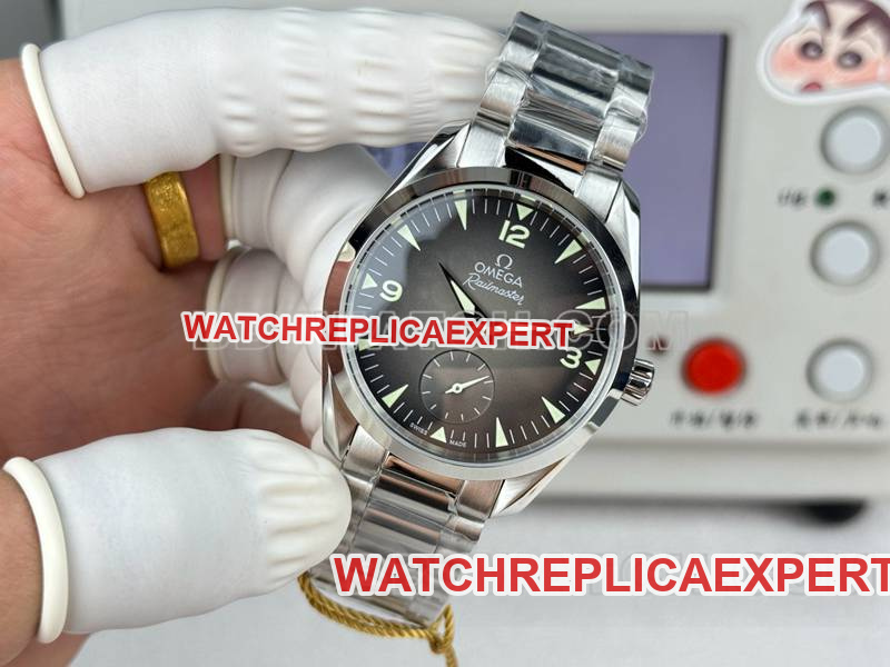 Omega watch Seamaster gray plate 38mm small seconds steel bracelet model front live photo