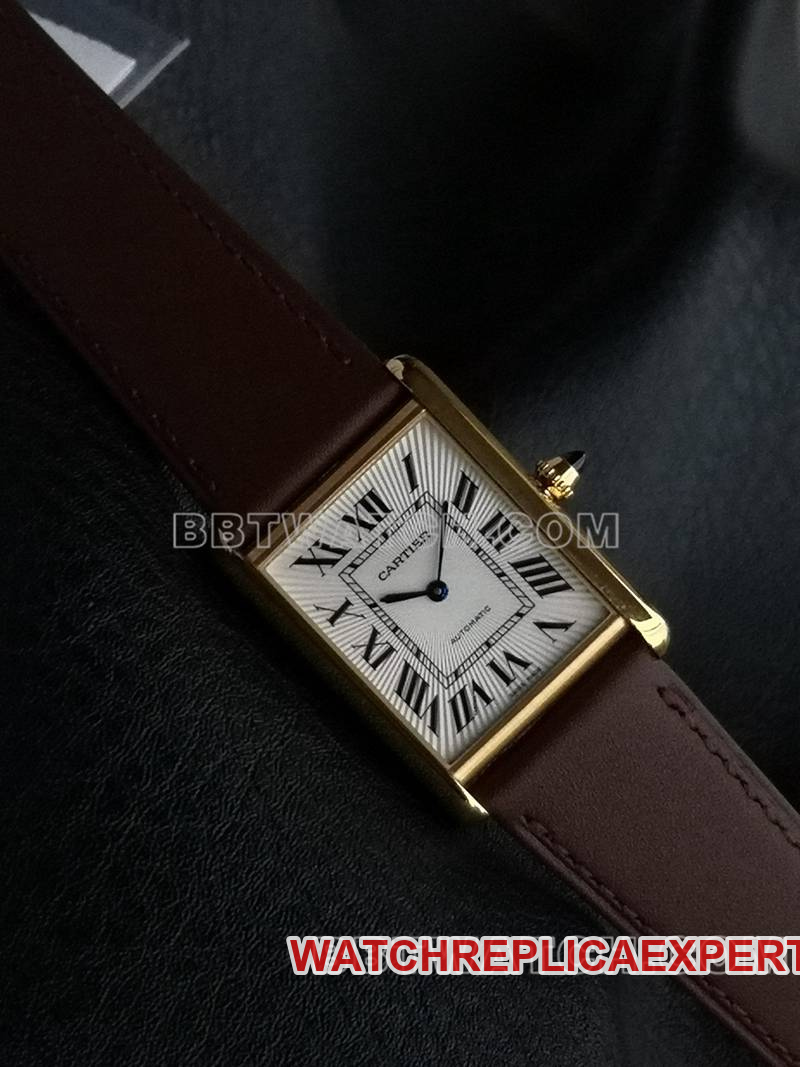 Cartier1:1replica watch F1 factory tank white dialyellow gold case 2899MCmovementleather strap model front live photo