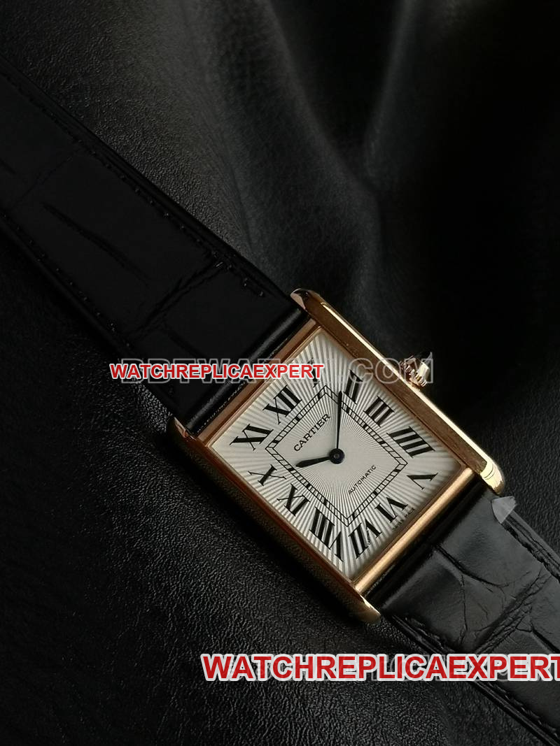 Cartiertop-tier watch F1 factory tank white dialrose gold case 2899MCmovementleather strap model front live photo