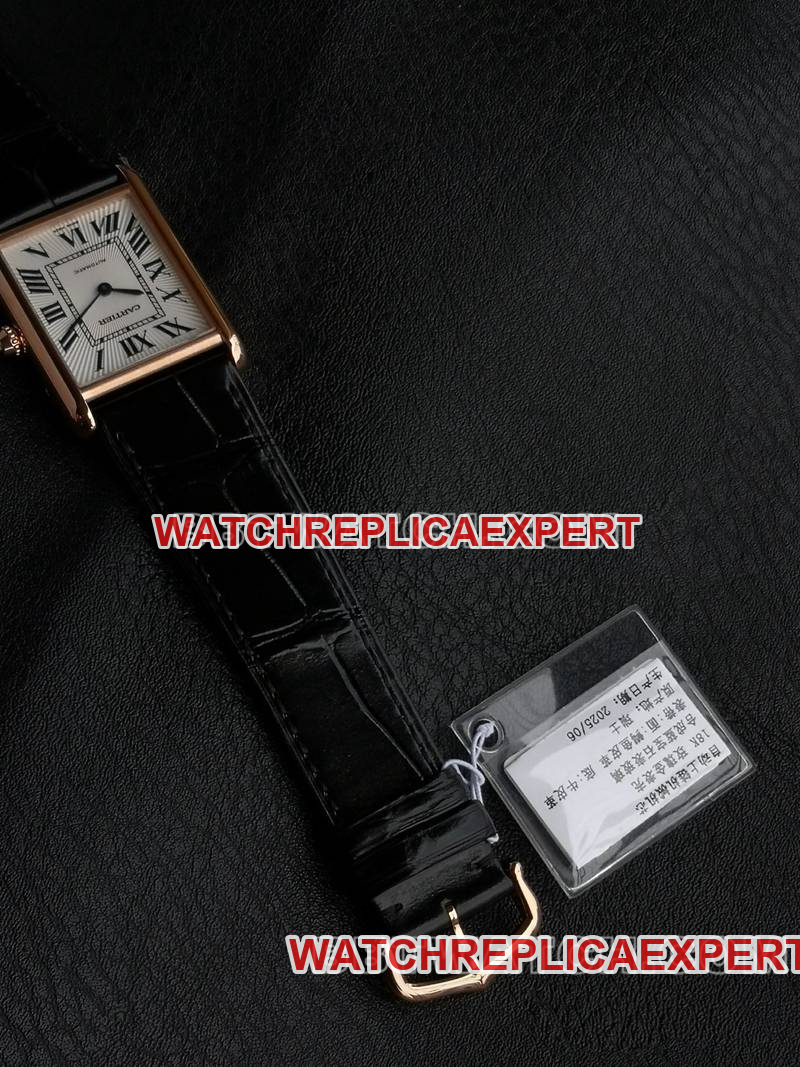 Cartiertop-tier watch F1 factory tank white dialrose gold case 2899MCmovementleather strap model front live photo