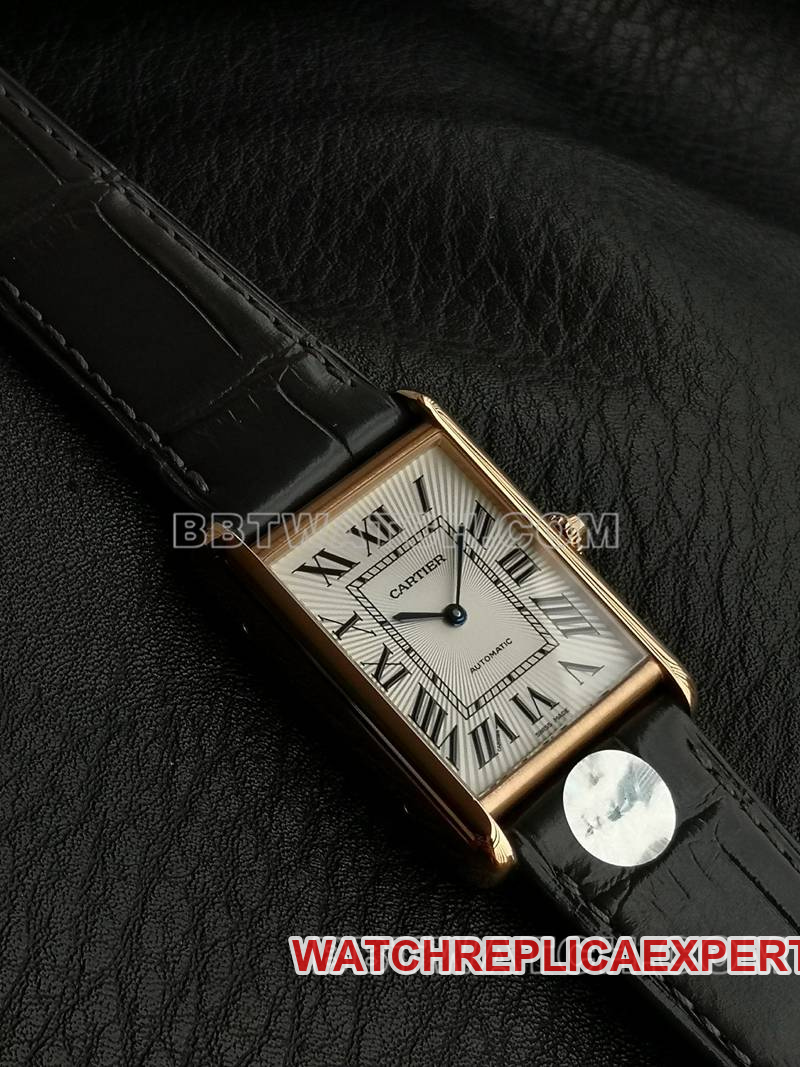 Cartier collectible watch F1 factory tank white dialrose gold case 2899MCmovementleather strap model front live photo
