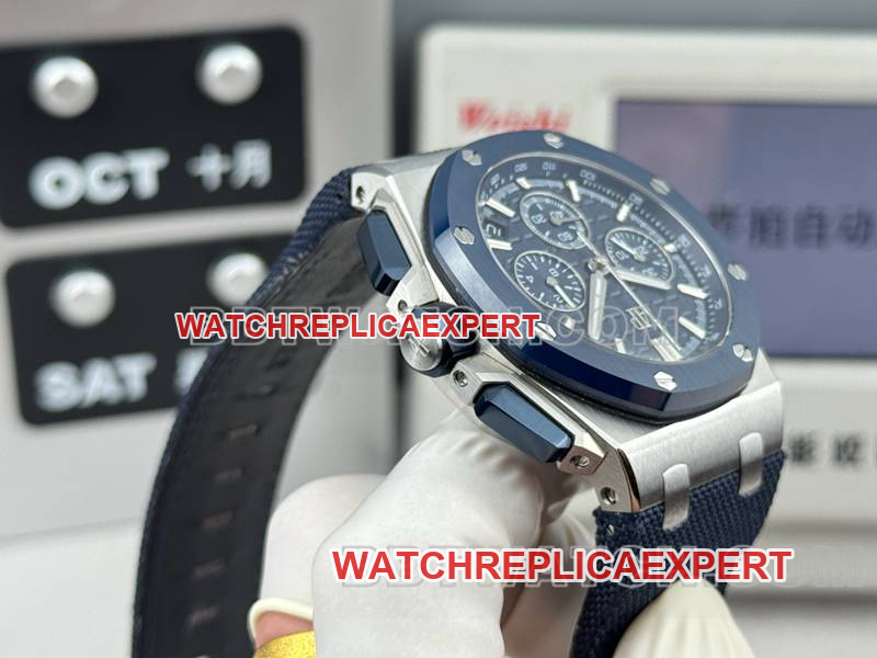 Audemars Piguet1:1replica watch LS factory Royal Oak offshore type 43MM blue dialchronograph mechanical rubber model 26420side live photo