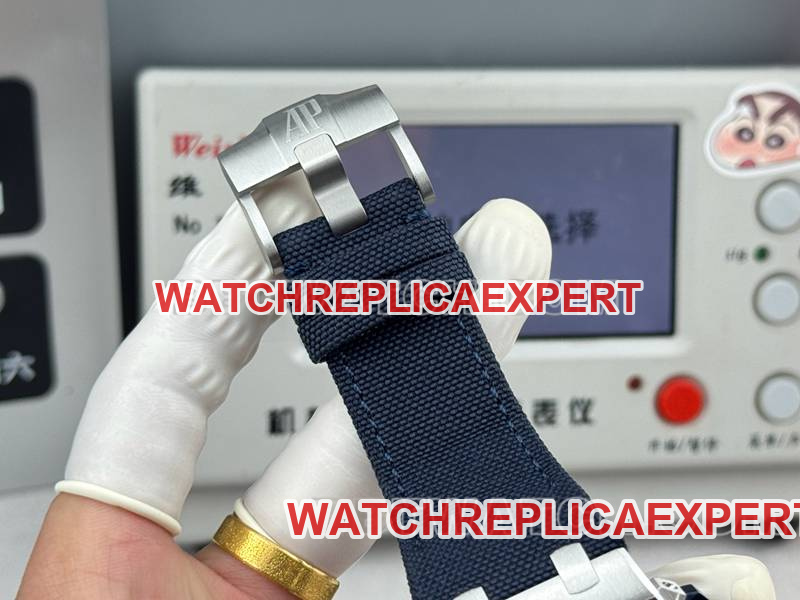 Audemars Piguet1:1replica watch LS factory Royal Oak offshore type 43MM blue dialchronograph mechanical rubber model 26420braceletlive photos