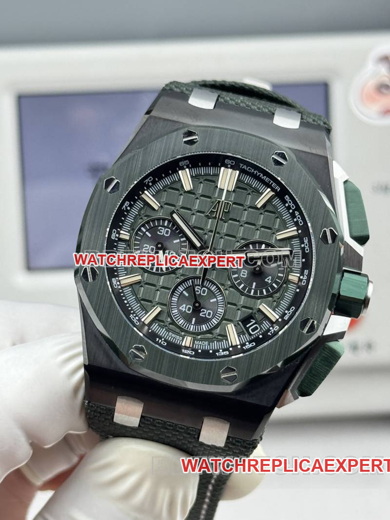 Audemars Piguet watch LS factory Royal Oak offshore type 43MM green dialchronograph mechanical rubber model 26420front live photo