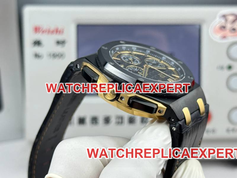 Audemars Piguettop-tier watch LS factory Royal Oak offshore type 43MMblack dial yellow chronograph mechanical rubber model 26420side live photo