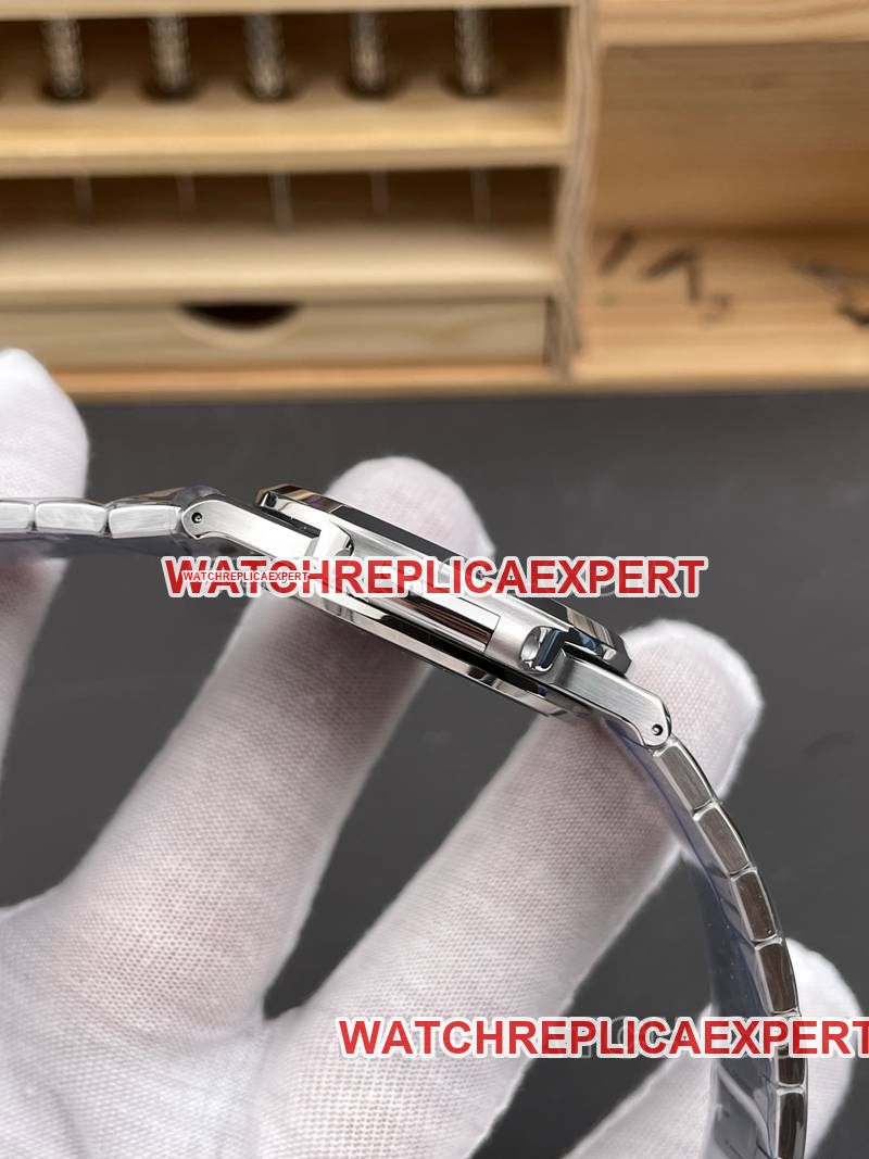 Patek Philippe collectible watch DDF factory Nautilusblue dial41mm mechanical steel bracelet model 5811side live photo