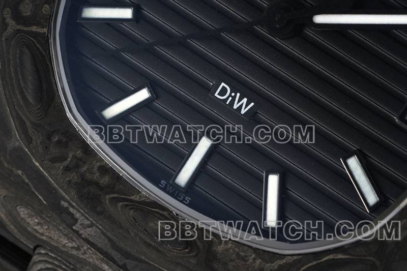 Patek Philippe1:1replica watch DIW factory Nautilusblack dial carbon fiber mechanical black steel bracelet model 5711front live photo