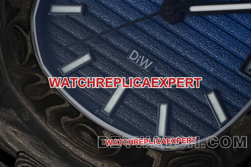Patek Philippe watch DIW factory Nautilus blue black dial carbon fiber mechanical steel bracelet model 5711front live photo