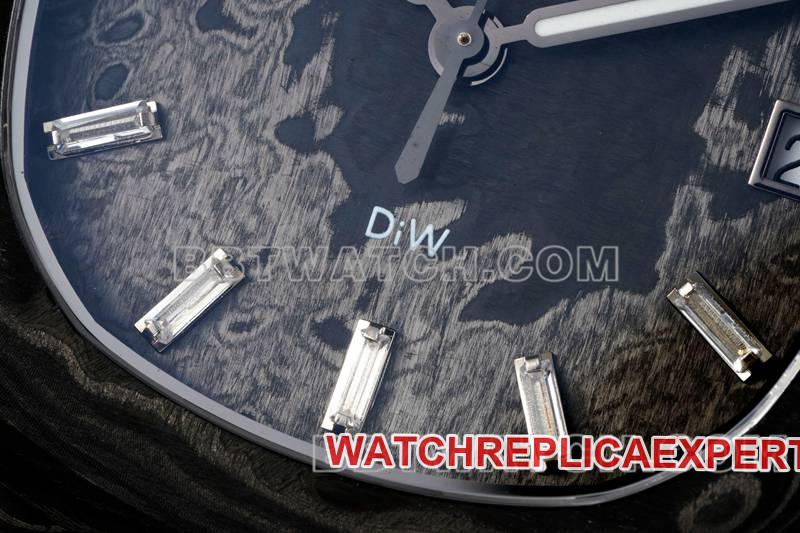 Patek Philippe1:1replica watch DIW factory Nautilus gray plate carbon fiber mechanical steel bracelet model 5711front live photo