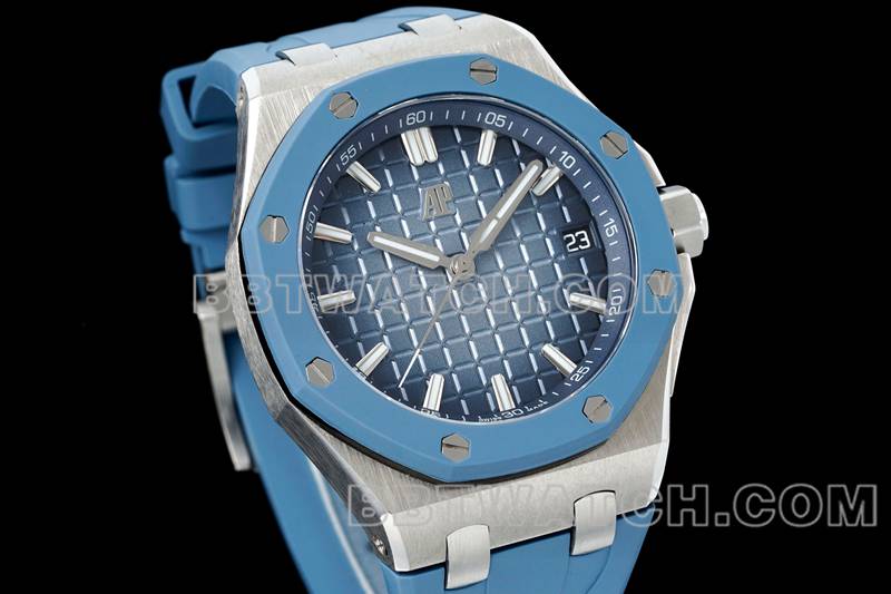 Audemars Piguet Watch APP Factory Royal Oak Offshore Smoked Blue Dial Mechanical Rubber Model 15605front live photo