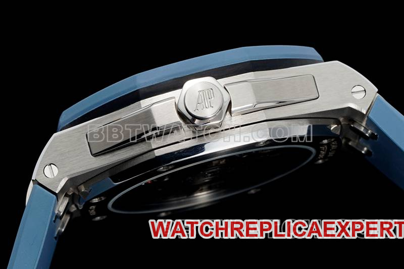 Audemars Piguet Watch APP Factory Royal Oak Offshore Smoked Blue Dial Mechanical Rubber Model 15605side live photo
