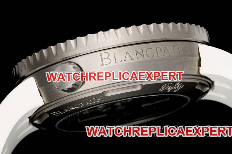 Blancpain collectible watch fifty fathoms black dial titanium mechanical white rubber model side live photo