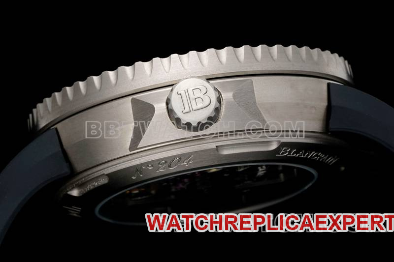 Blancpain watch fifty fathoms black dial blue needle titanium mechanical black rubber model side live photo