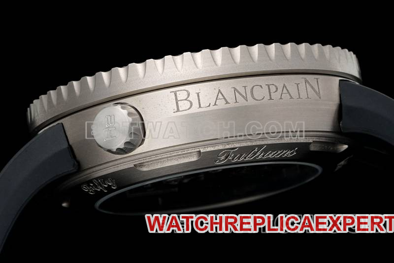 Blancpain watch fifty fathoms black dial blue needle titanium mechanical black rubber model side live photo