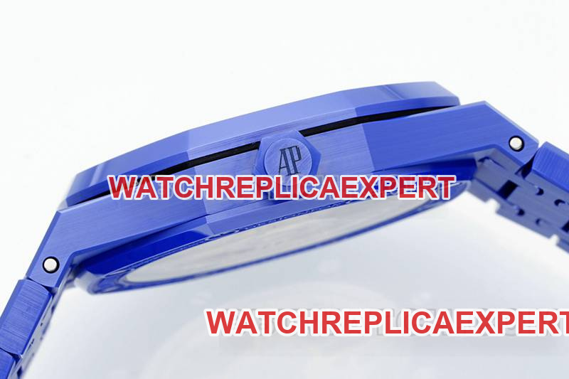 Audemars Piguet collectible watch APS factory Royal Oak flower pattern dial blue ceramicsteel bracelet model 15500side live photo
