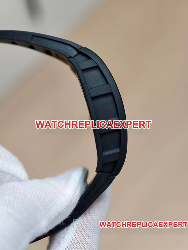 Richard Milletop-tier watch APS factory tourbillon mechanical black ceramic rubber model RM055side live photo