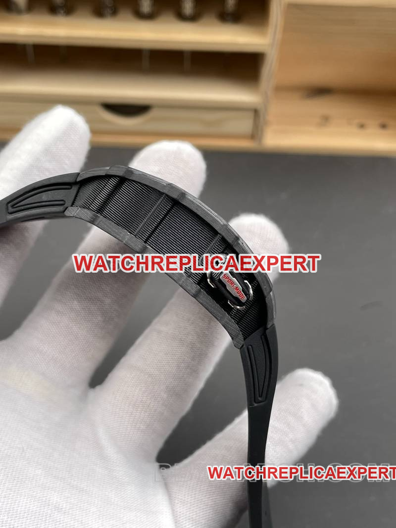 Richard Mille collectible watch carbon fiber case tourbillon mechanical rubber model RM35-03side live photo