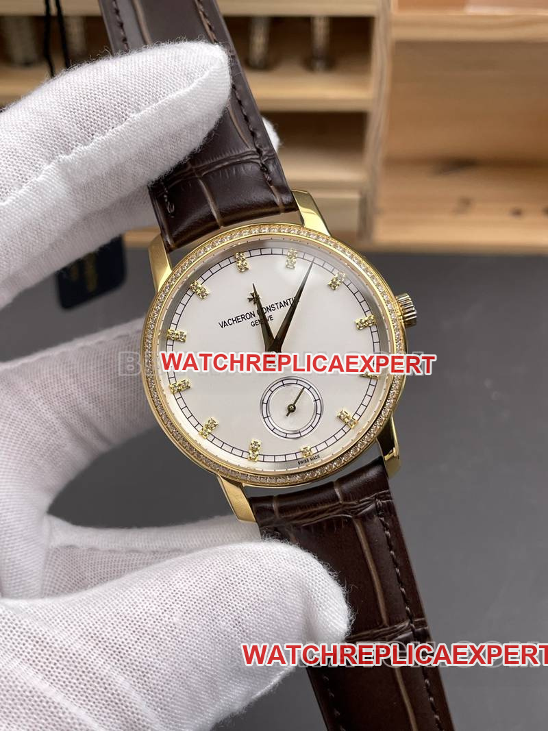 Vacheron Constantintop-tier watch XR factory inherited white dial2824mechanical movementleather strap model 82172front live photo
