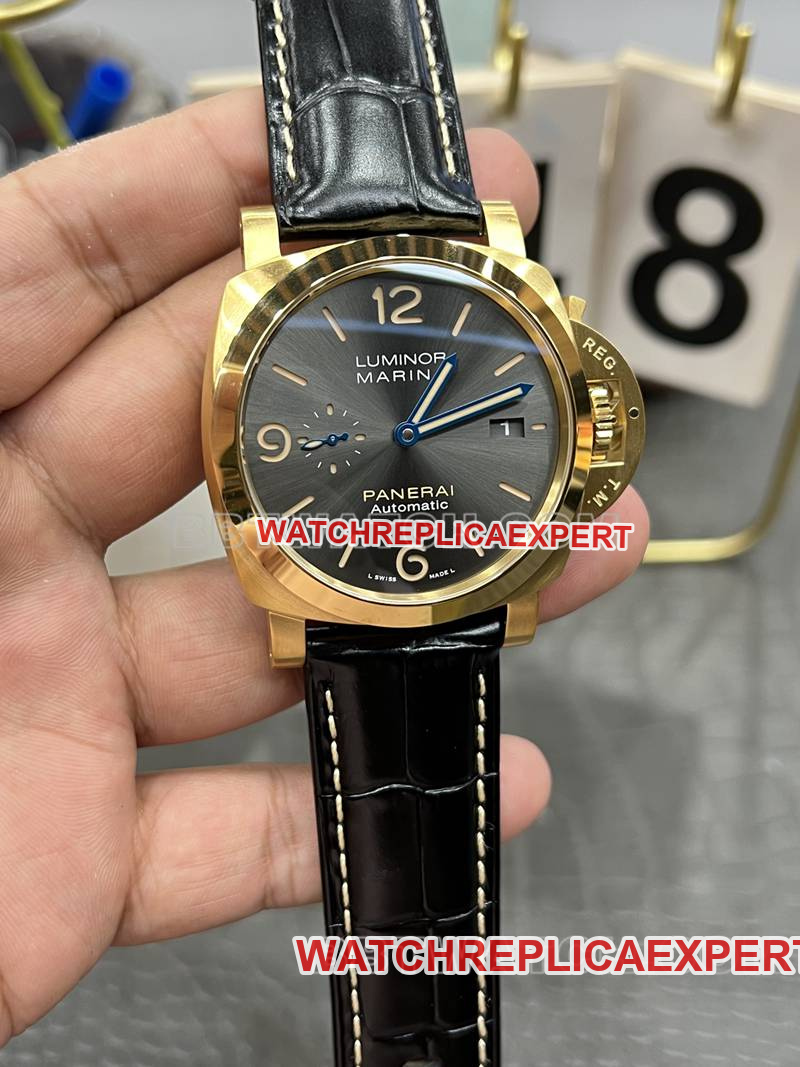 Panerai collectible watch VS Factory Lumino black dial mechanical leather strap model Pam1115front live photo
