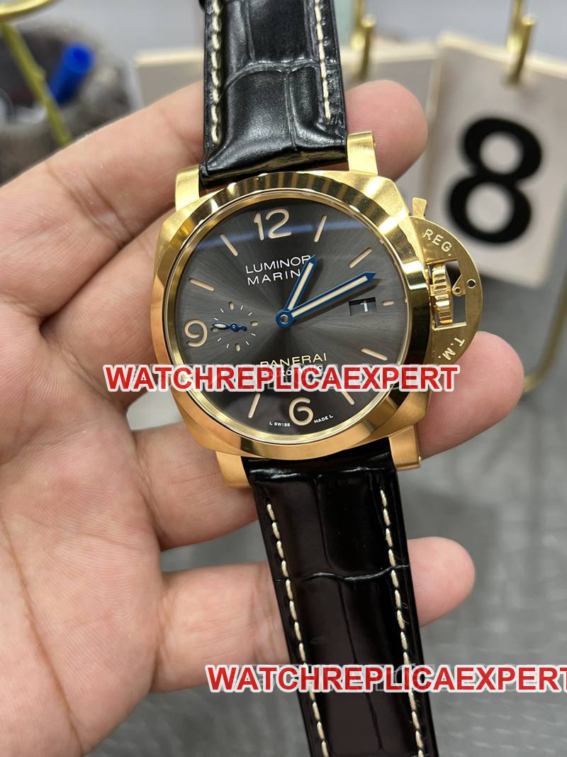 Panerai collectible watch VS Factory Lumino black dial mechanical leather strap model Pam1115front live photo