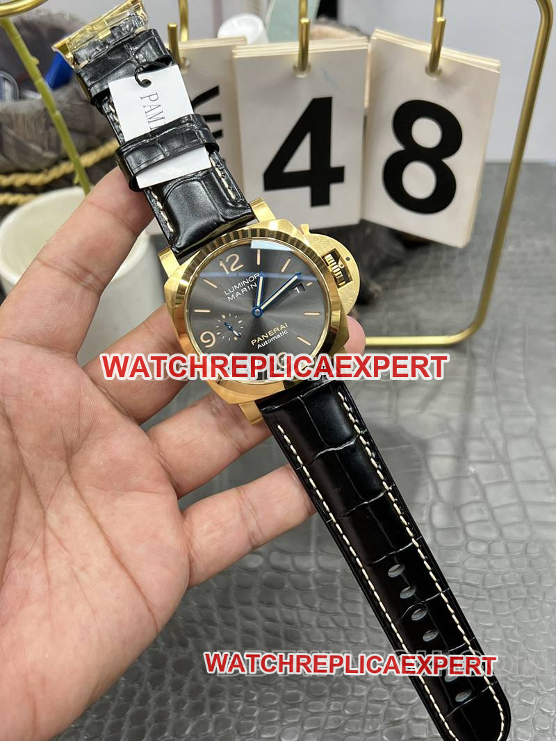 Panerai collectible watch VS Factory Lumino black dial mechanical leather strap model Pam1115front live photo