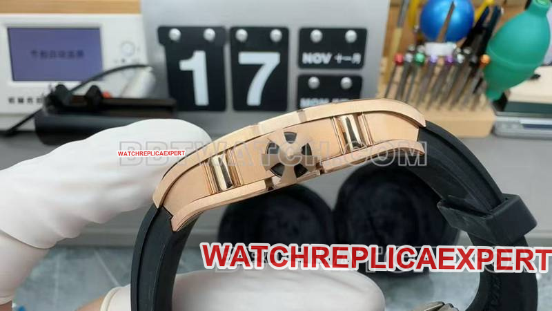 Richard Mille collectible watch rose gold hollow disc mechanical rubber model RM 67-01side live photo
