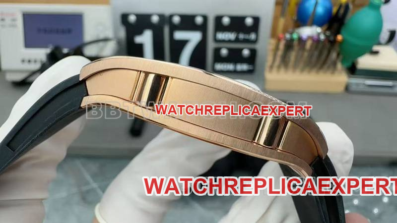 Richard Mille collectible watch rose gold hollow disc mechanical rubber model RM 67-01side live photo