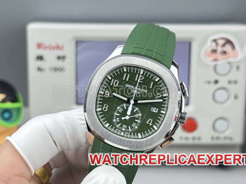 collectible watch Patek PhilippeP1 factory grenade green dial mechanical green rubber model 5968front live photo