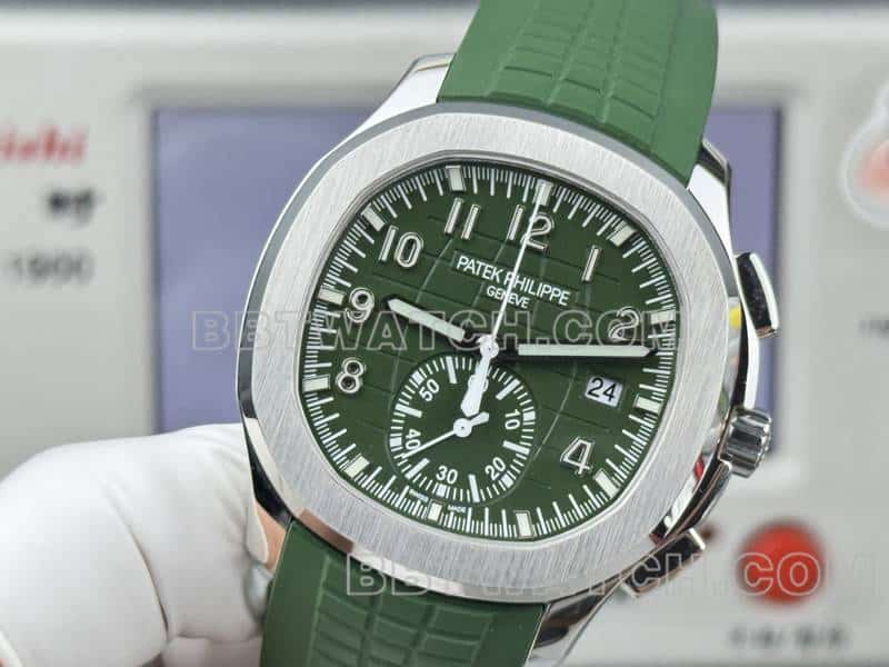 collectible watch Patek PhilippeP1 factory grenade green dial mechanical green rubber model 5968front live photo