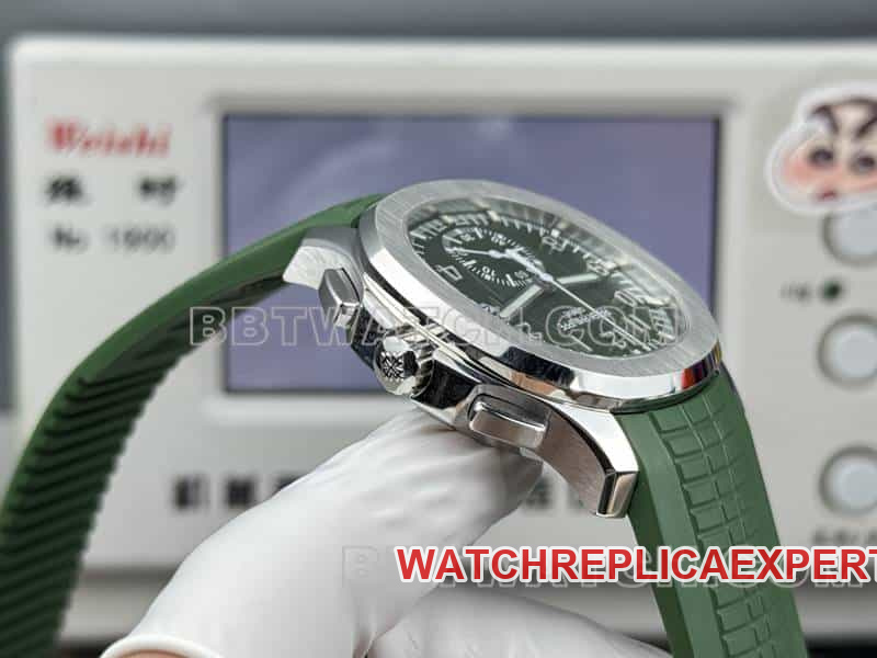 collectible watch Patek PhilippeP1 factory grenade green dial mechanical green rubber model 5968side live photo