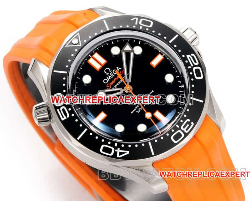 Omega collectible watch OR factory Seamaster 300m black dial mechanical orange rubber model front live photo