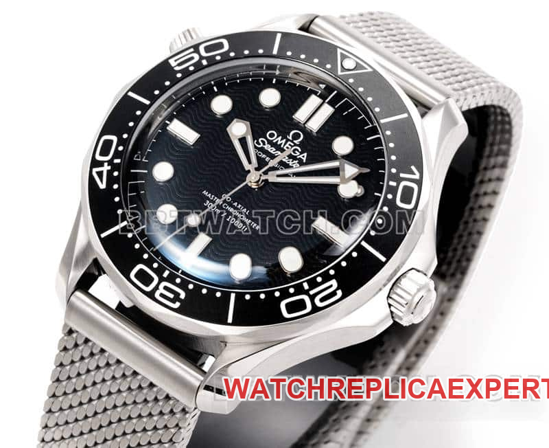 Omega1:1replica watch OR factory Seamaster 300m black dial mechanical steel bracelet front live photo