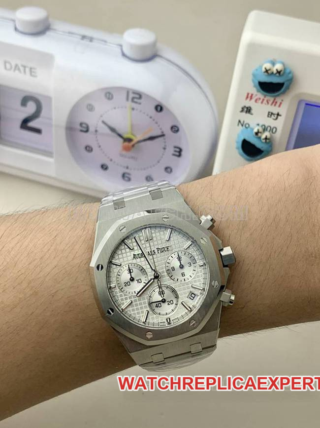 collectible watch Royal OakBLS factory Audemars Piguetsilver dial mechanical 26420front live photo