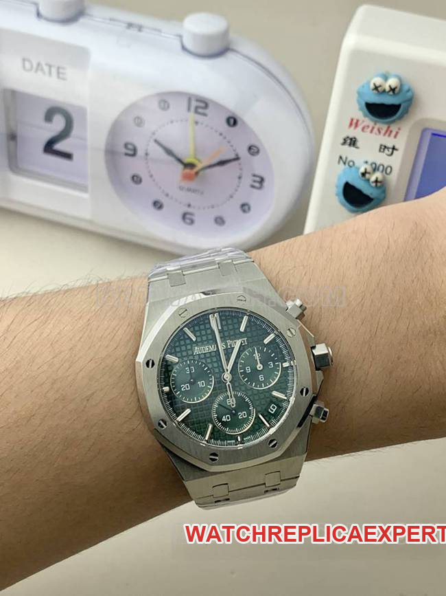 1:1replica watch Royal OakBLS factory Audemars Piguetgreen dial mechanical 26420front live photo