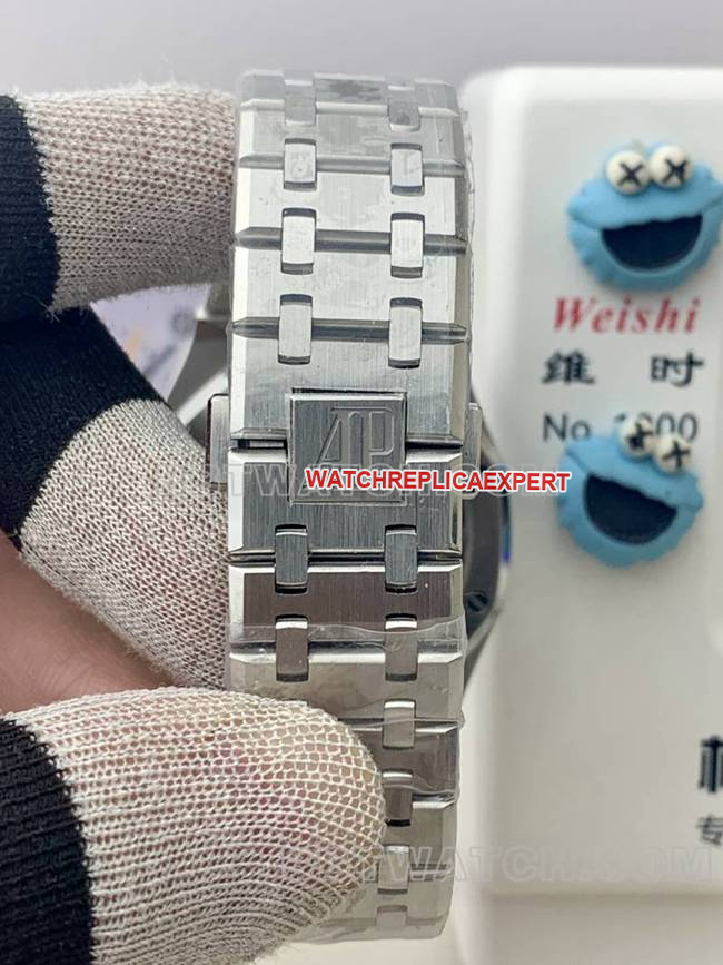 Watch Royal OakBLS Factory Audemars Piguet Purple Disc Mechanical 26420front live photo