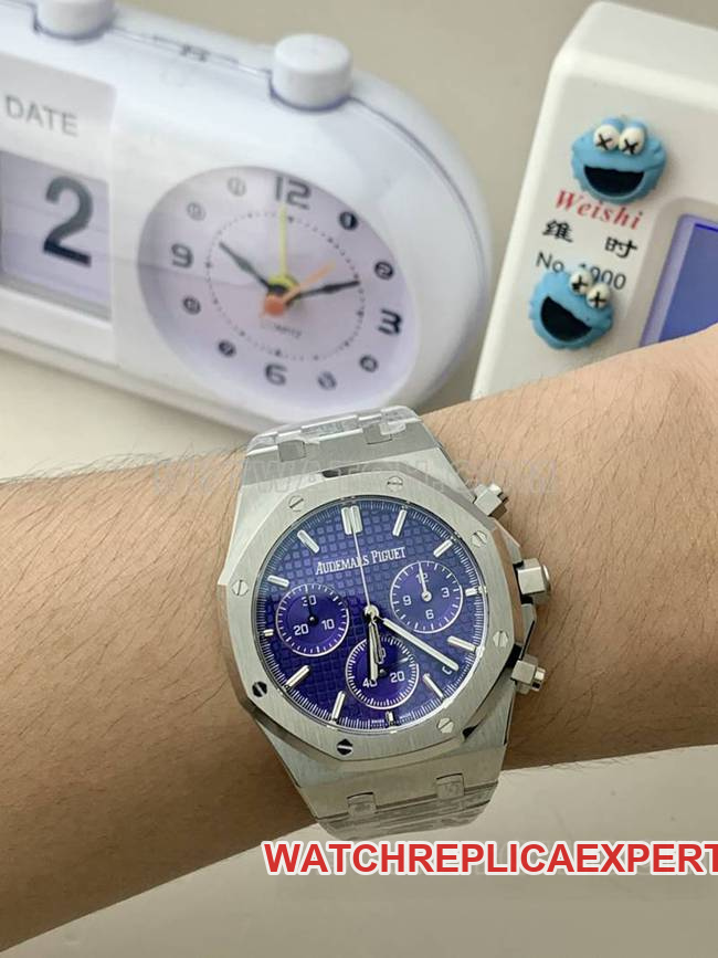 Watch Royal OakBLS Factory Audemars Piguet Purple Disc Mechanical 26420front live photo