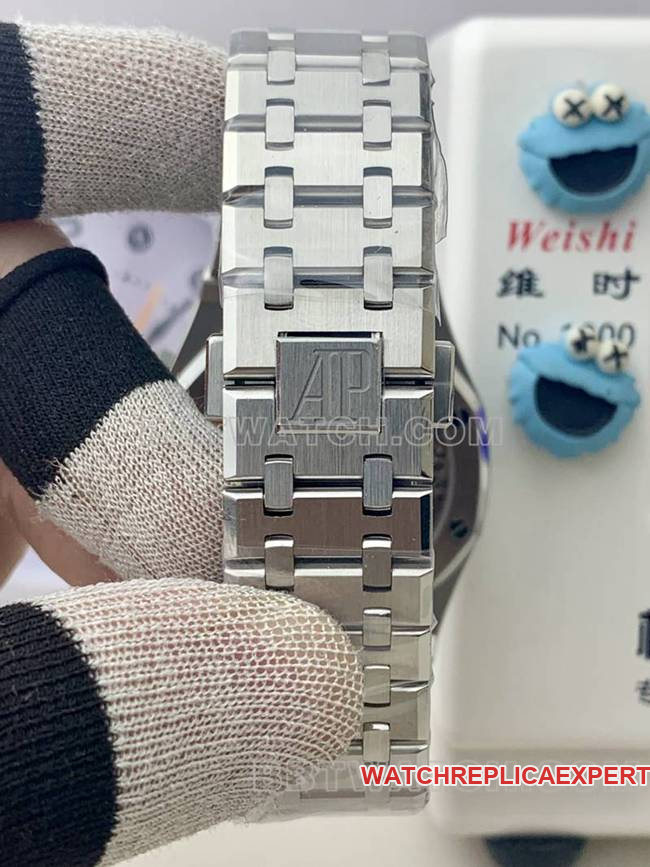 collectible watch Royal Oak BLS factory Audemars Piguetblue dial mechanical 26420braceletlive photos