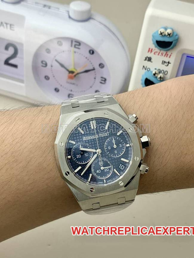 collectible watch Royal OakBLS factory Audemars Piguetblue dial mechanical 26420front live photo