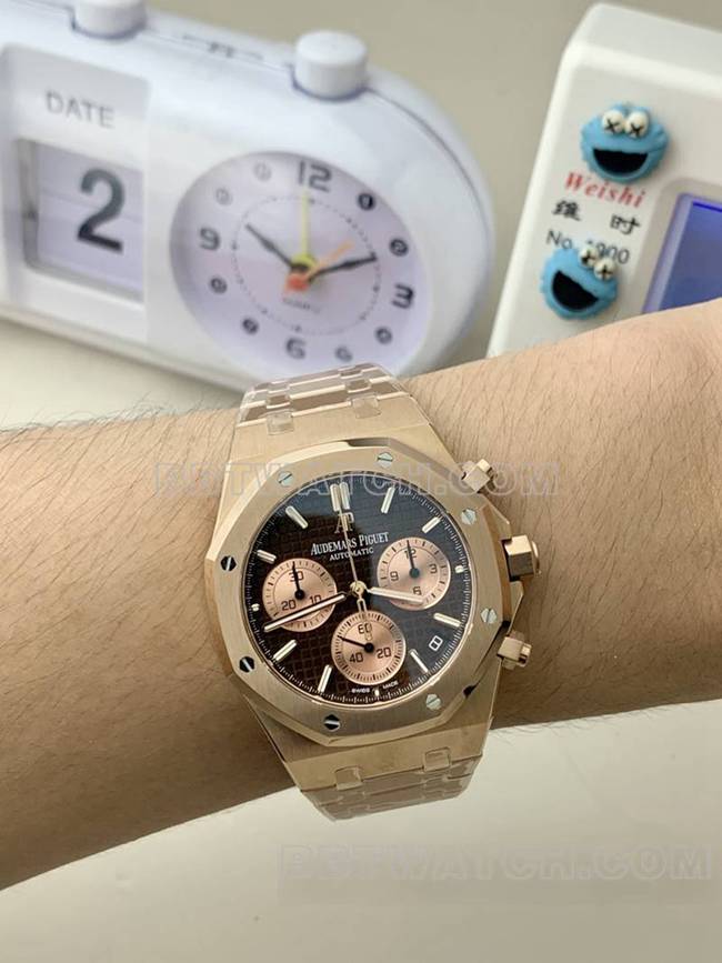 top-tier watch Audemars PiguetBLS factory Royal Oakrose goldblack dial mechanical 26420front live photo