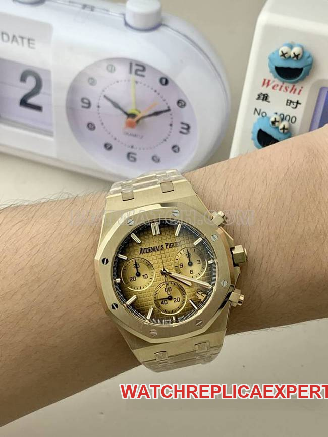 collectible watch Audemars PiguetBLS factory Royal Oakyellow gold smoked gold plate mechanical 26420front live photo