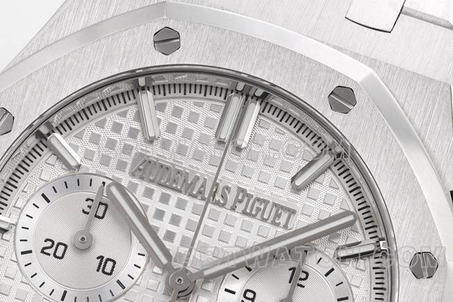 1:1replica watchZF FactoryRoyal OakAudemars Piguetsilver dial mechanical 26240front live photo