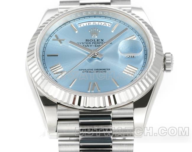1:1replica watch PPM factory RolexDay-Date mechanical ice blue dial Roman numerals front live photo