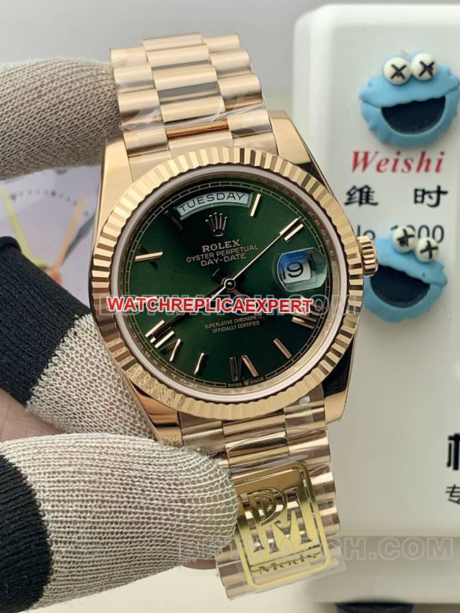 1:1replica watch Rolexrose goldPPM factory Day-Date mechanical green dial Roman numerals front live photo