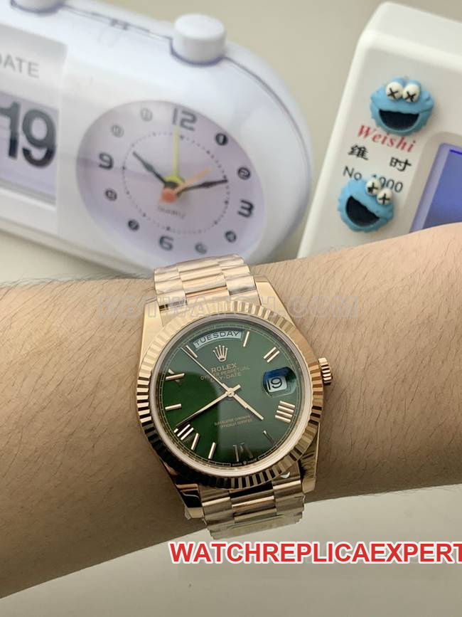1:1replica watch Rolexrose goldPPM factory Day-Date mechanical green dial Roman numerals front live photo