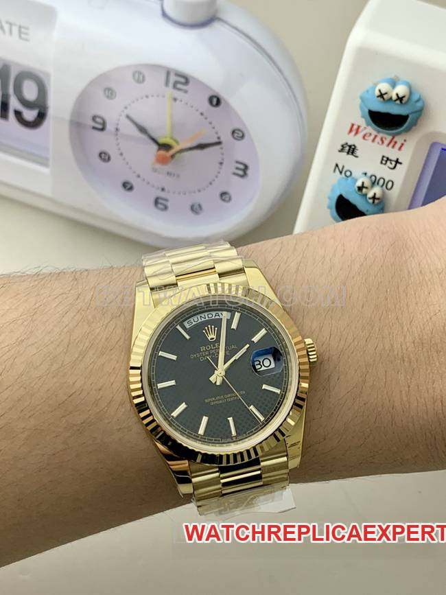 watch PPM factory black dial plaid RolexDay-Dateyellow gold mechanical front live photo