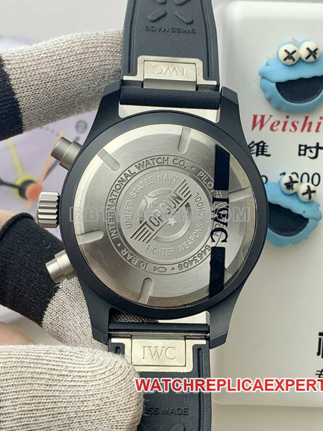 collectible watch IWCAPS factory pilot black dialchronograph black ceramic mechanical caseback live photo