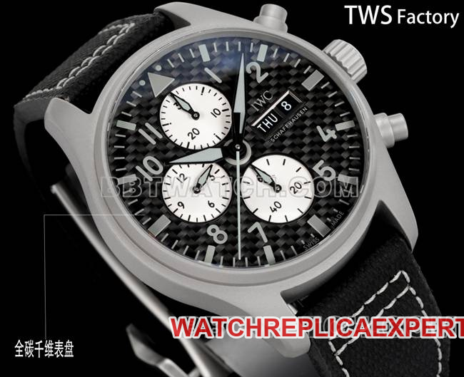 watch pilot TWS factory IWCblack dial carbon fiber 43mmfront live photo
