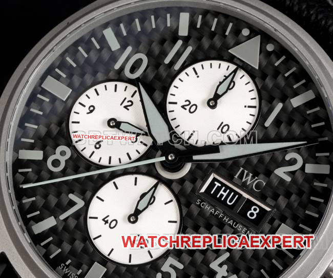 watch pilot TWS factory IWCblack dial carbon fiber 43mmfront live photo